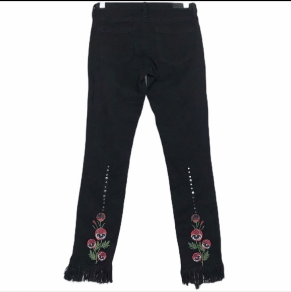 BLANK NYC Fray Hem Jeans - Picture 2 of 7